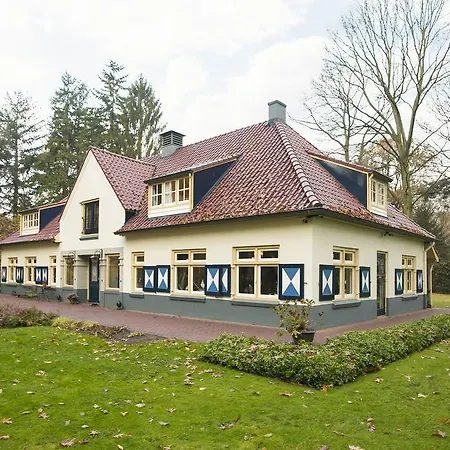 Holiday home Koetshuis De Baakse Kamp *